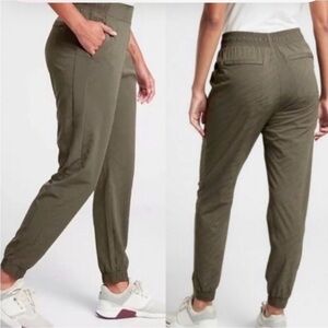 Athleta Brooklyn Jogger Plus Size Olive Green Size 14P